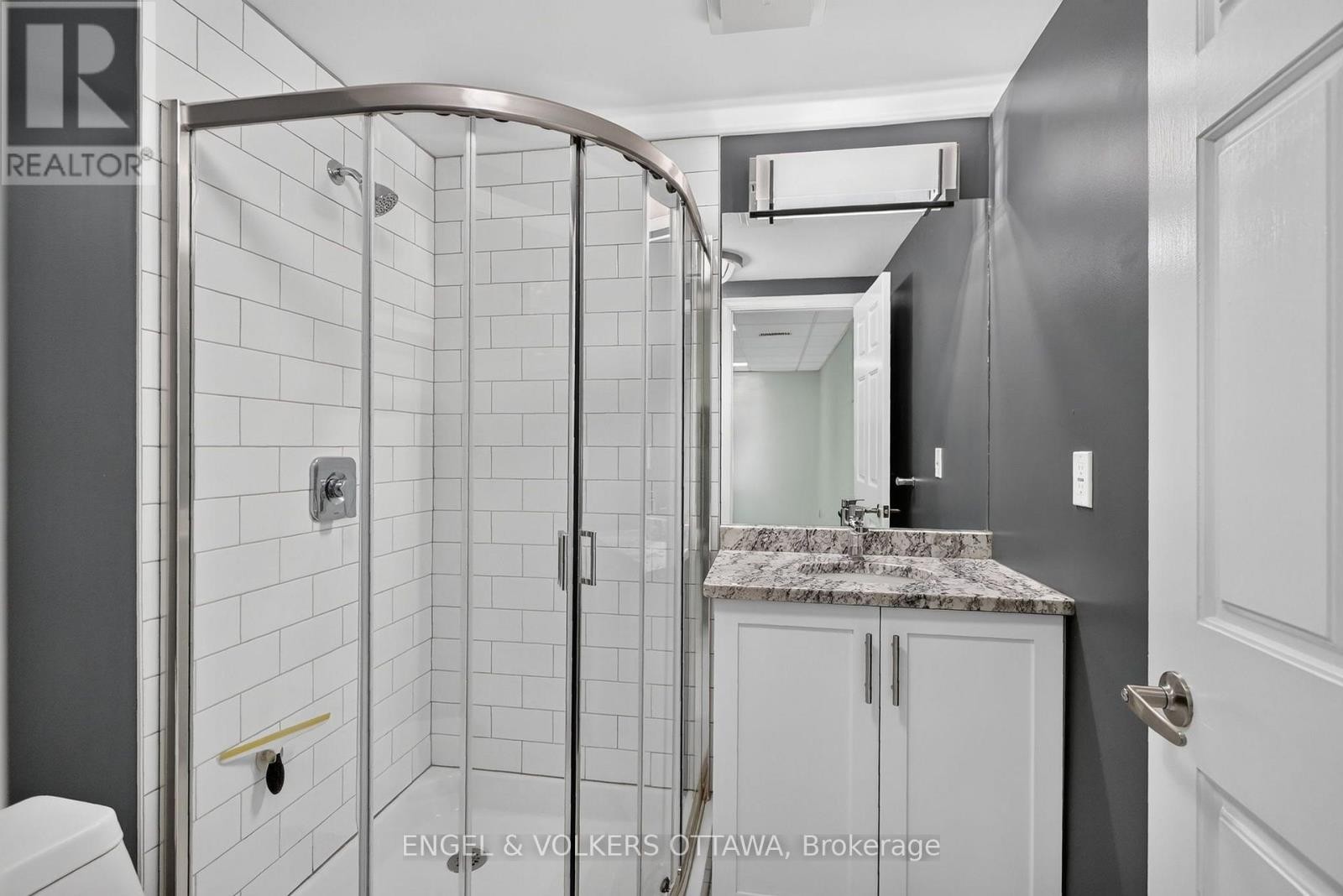 22 Lynhurst Avenue, Ottawa, ON