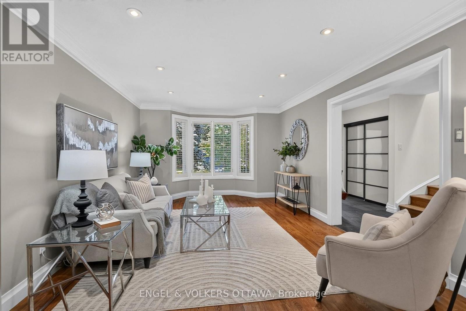 22 Lynhurst Avenue, Ottawa, ON