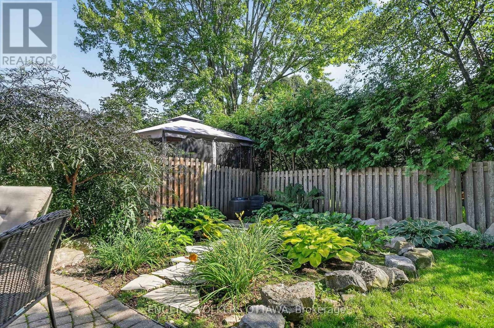 22 Lynhurst Avenue, Ottawa, ON