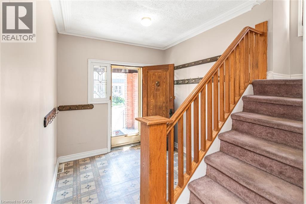 75 Kensington Avenue N, Hamilton, ON