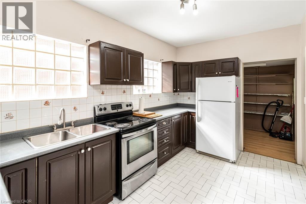 75 Kensington Avenue N, Hamilton, ON