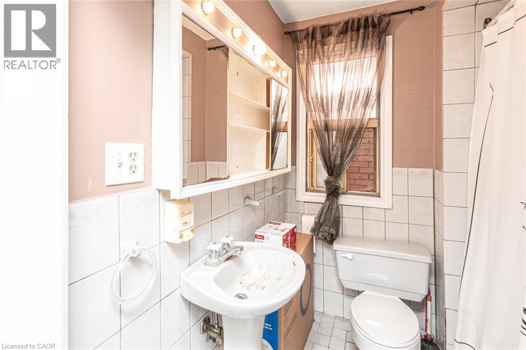 75 Kensington Avenue N, Hamilton, ON