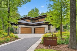 10 TRAILWOOD CRESCENT Richmond Hill, ON L4E 3L9