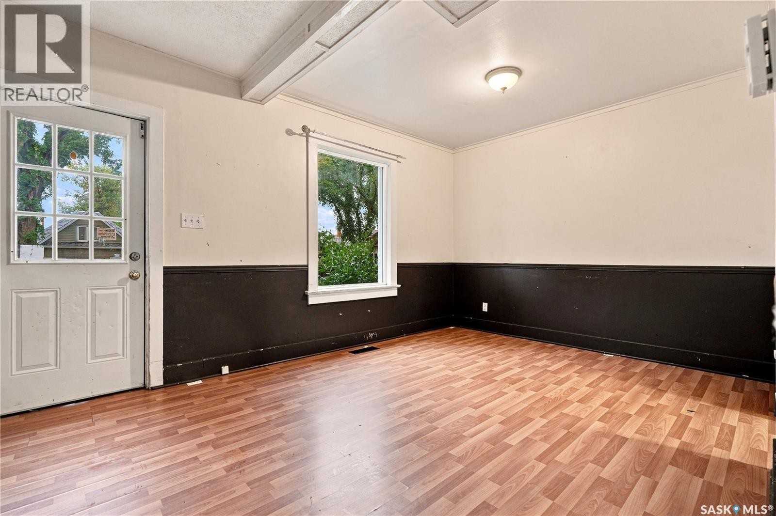 320 J Avenue N, Saskatoon, SK