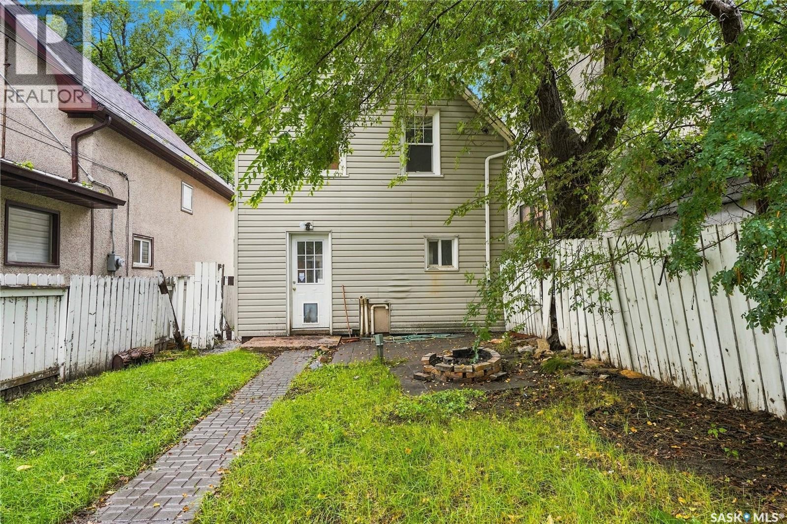 320 J Avenue N, Saskatoon, SK