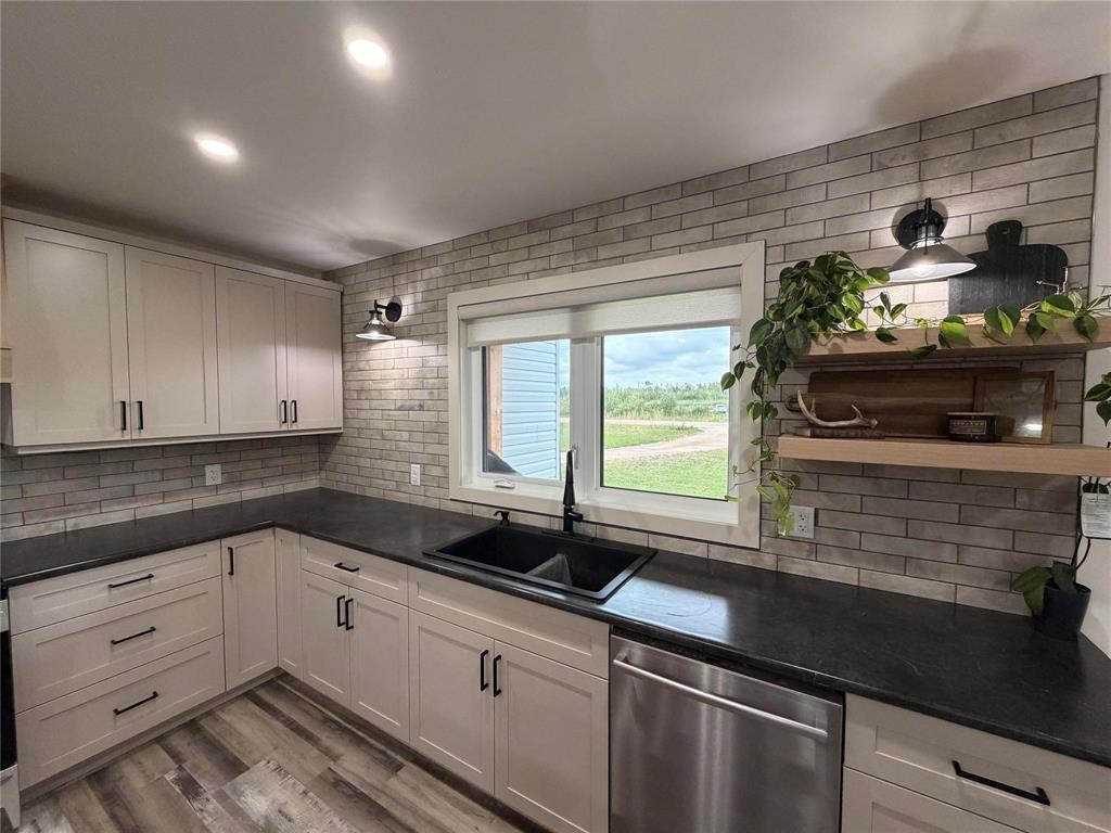 26 Appleton Drive, St Malo, MB