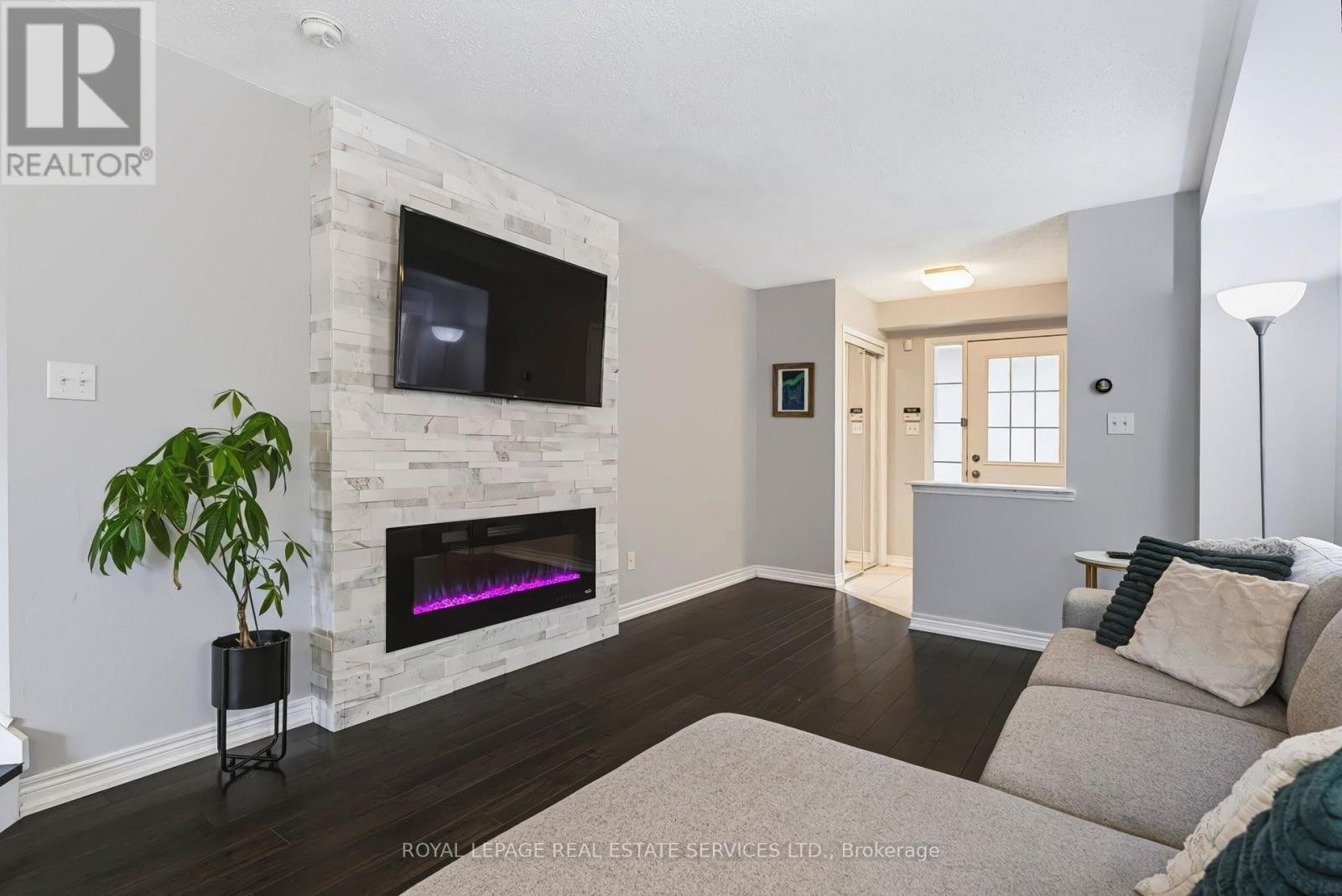 5856 Blue Spruce Avenue, Burlington, ON
