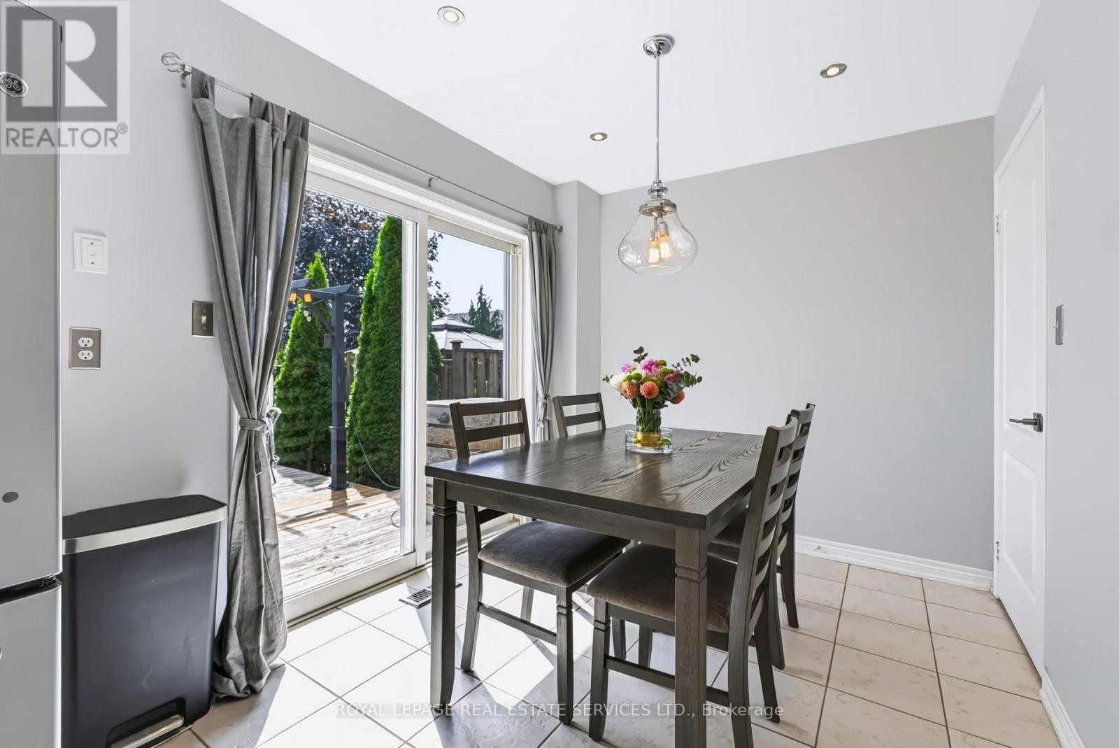 5856 Blue Spruce Avenue, Burlington, ON