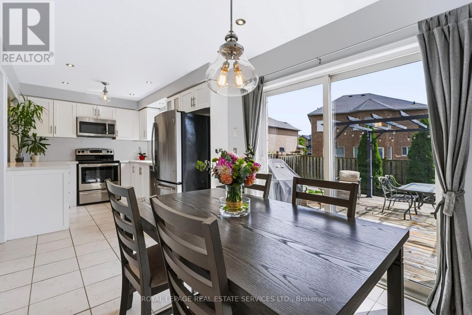 5856 Blue Spruce Avenue, Burlington, ON