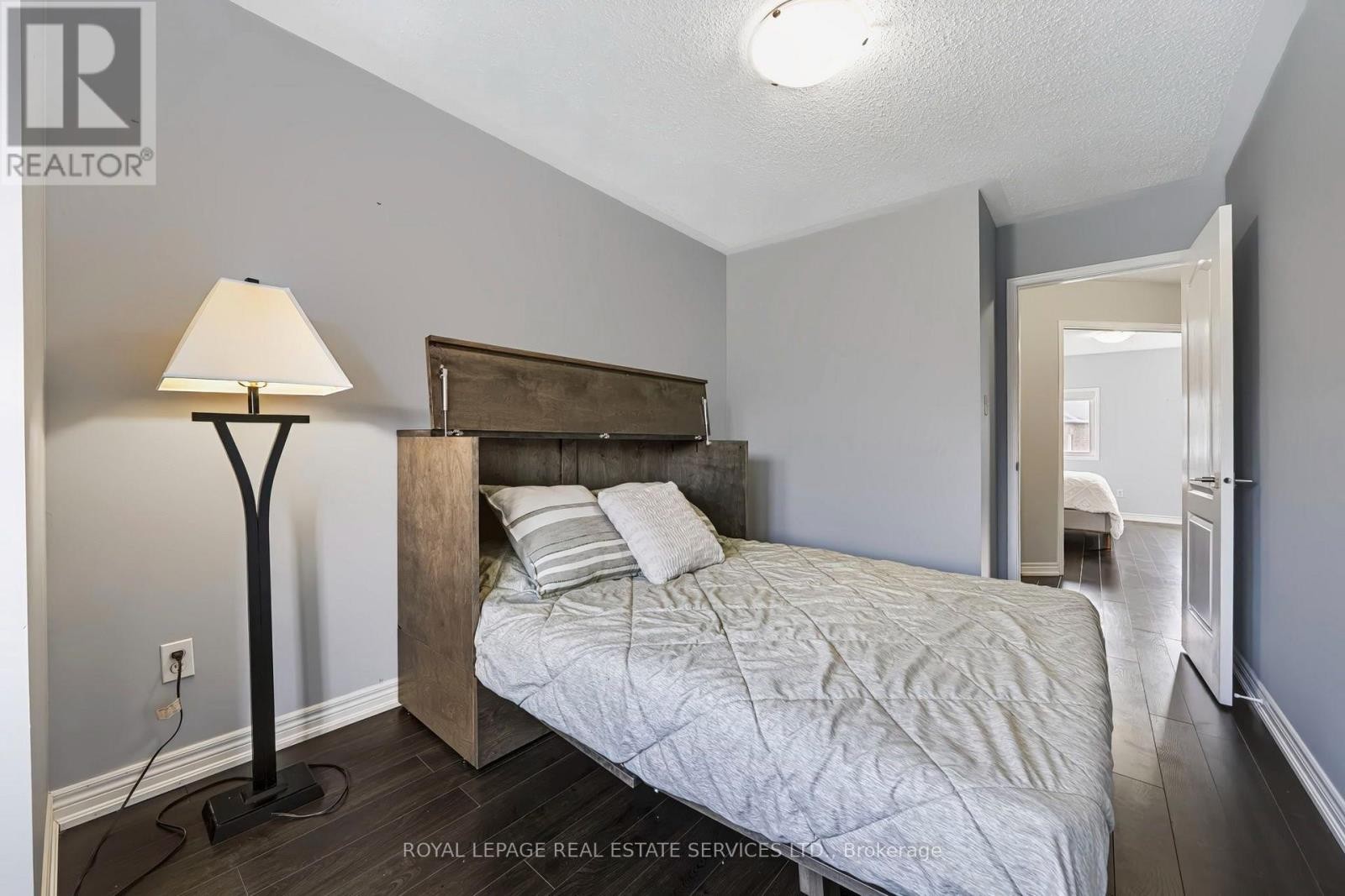 5856 Blue Spruce Avenue, Burlington, ON