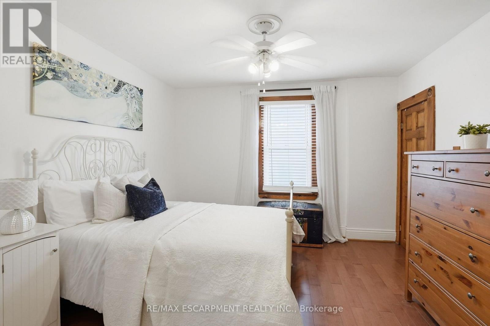 230 Beach Boulevard, Hamilton, ON