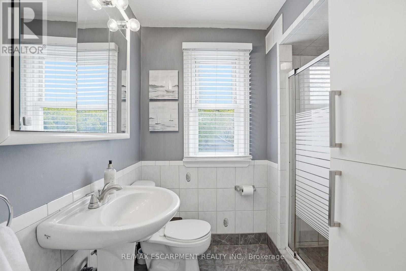 230 Beach Boulevard, Hamilton, ON