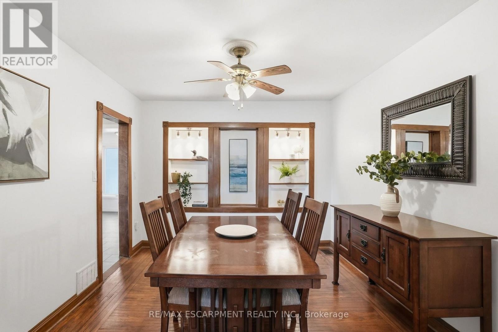 230 Beach Boulevard, Hamilton, ON