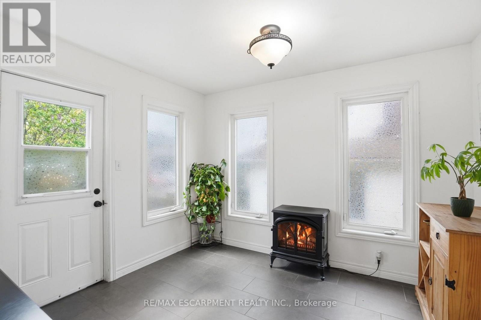 230 Beach Boulevard, Hamilton, ON