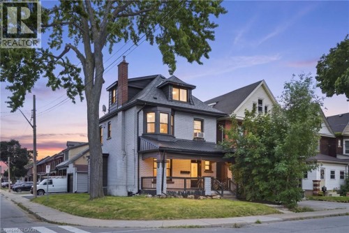106 Barnesdale Avenue N, Hamilton, ON 