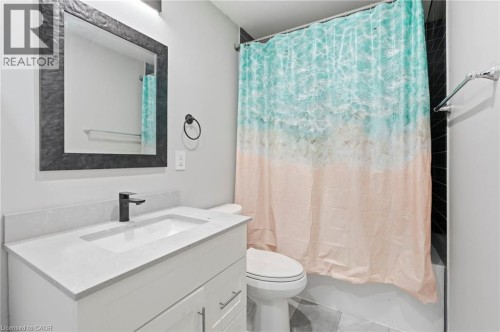 Main Floor Washroom - 106 Barnesdale Avenue N, Hamilton, ON 
