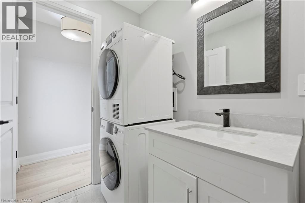 Main Floor Washroom - 106 Barnesdale Avenue N, Hamilton, ON