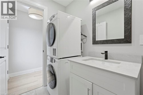Main Floor Washroom - 106 Barnesdale Avenue N, Hamilton, ON 
