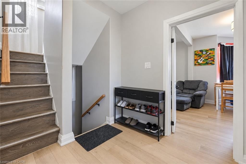 Second Floor - 106 Barnesdale Avenue N, Hamilton, ON