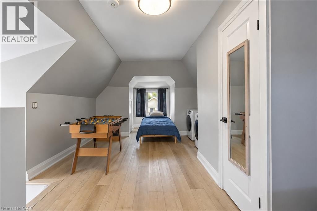 Primary Bedroom, Second Floor - 106 Barnesdale Avenue N, Hamilton, ON