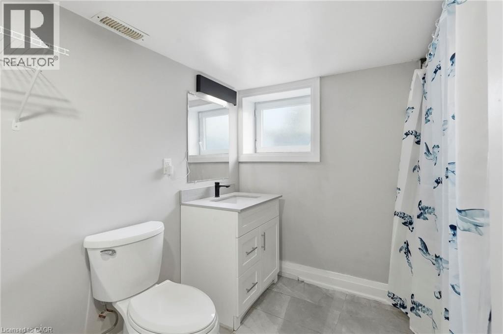 Basement Washroom - 106 Barnesdale Avenue N, Hamilton, ON