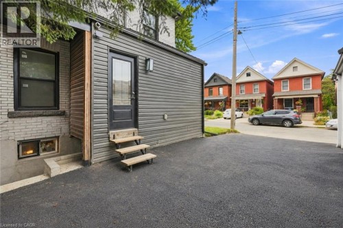 106 Barnesdale Avenue N, Hamilton, ON 