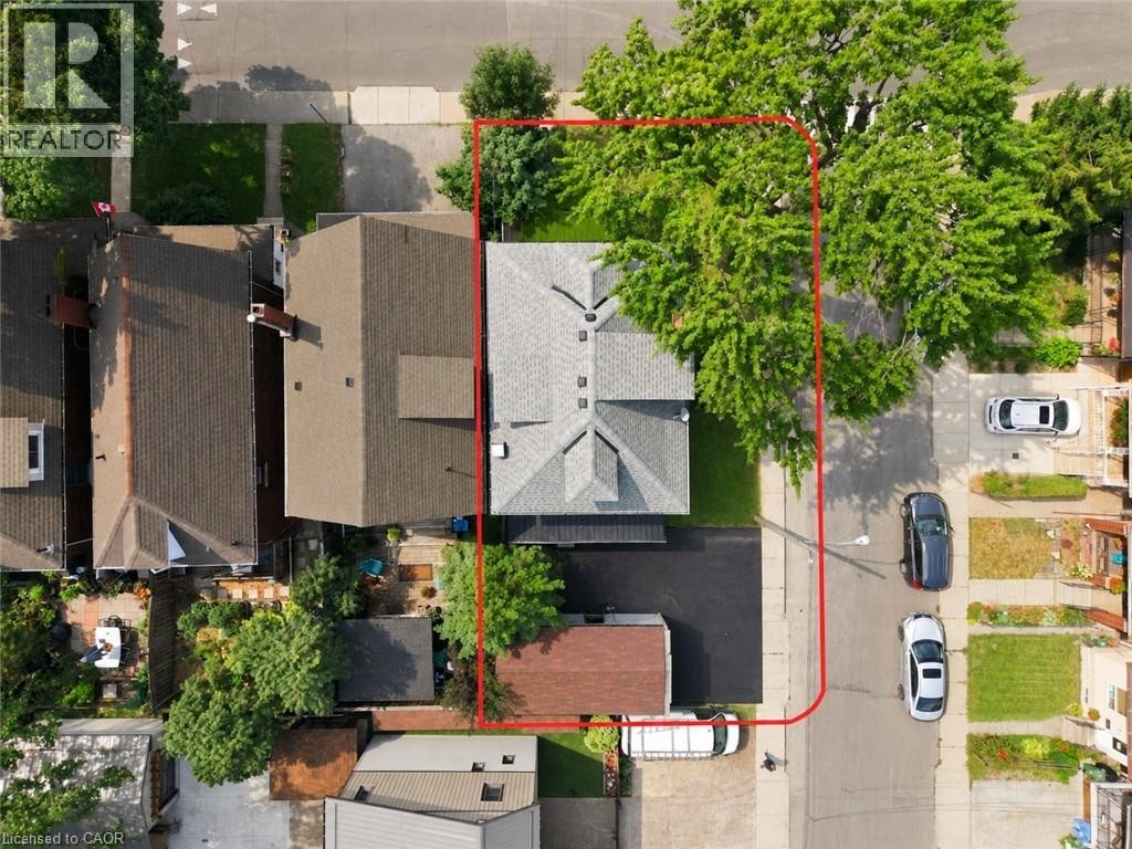 106 Barnesdale Avenue N, Hamilton, ON