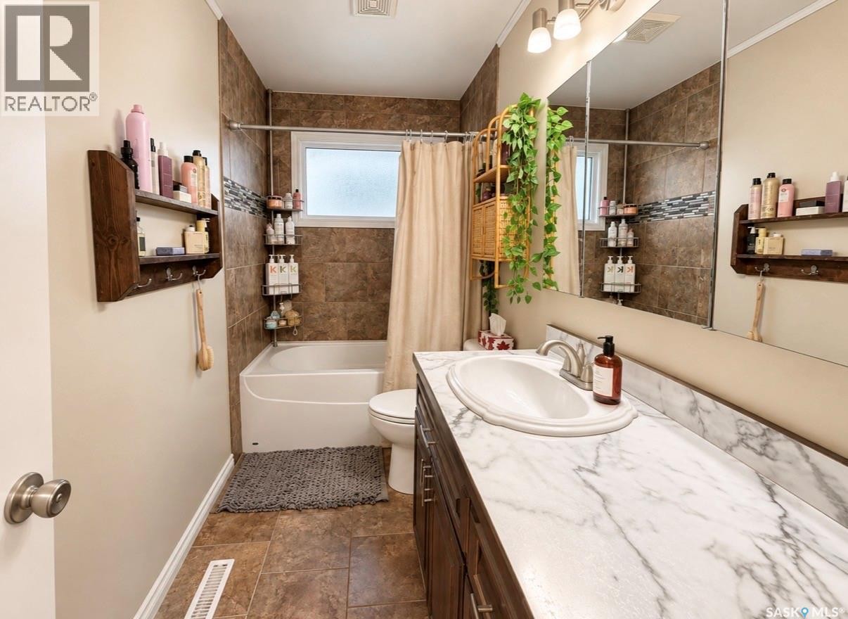 270 Conlin Drive, Swift Current, SK