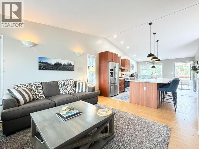 71 Topaz Crescent, Whitehorse, YT