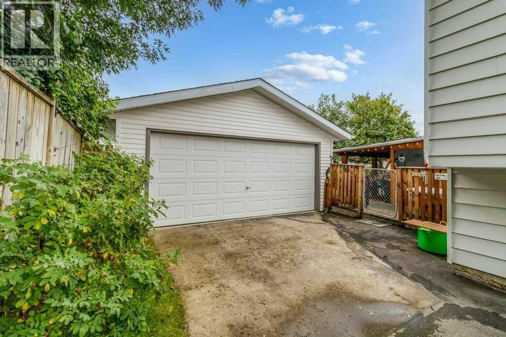 46 Meadowview Close, Sylvan Lake, AB