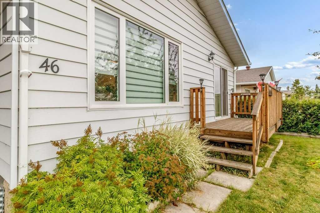 46 Meadowview Close, Sylvan Lake, AB