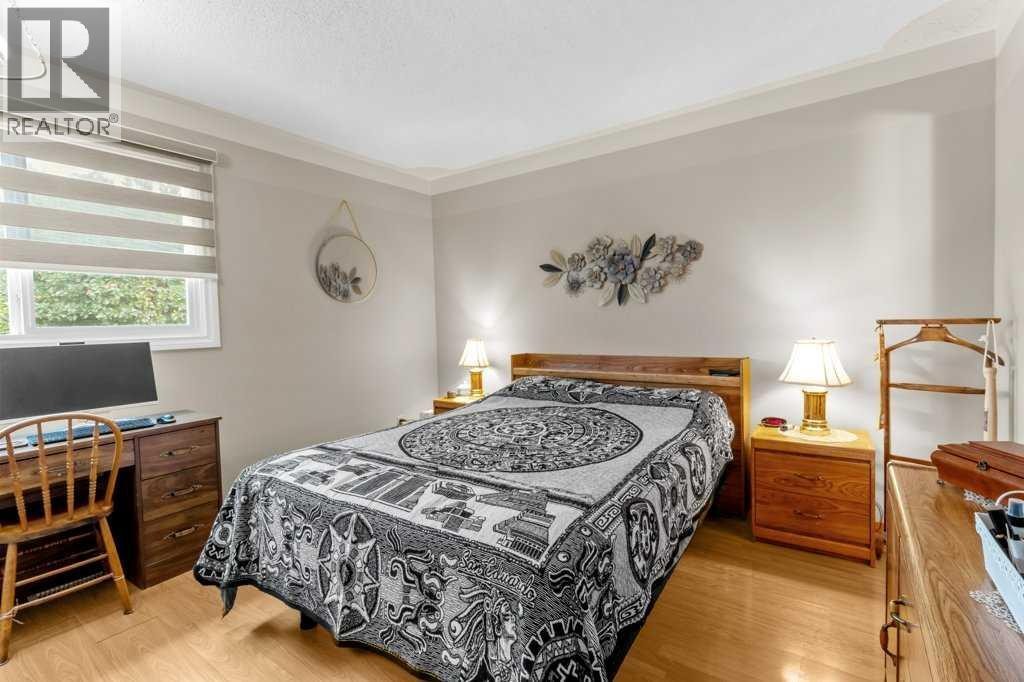 Primary Bedroom - 46 Meadowview Close, Sylvan Lake, AB