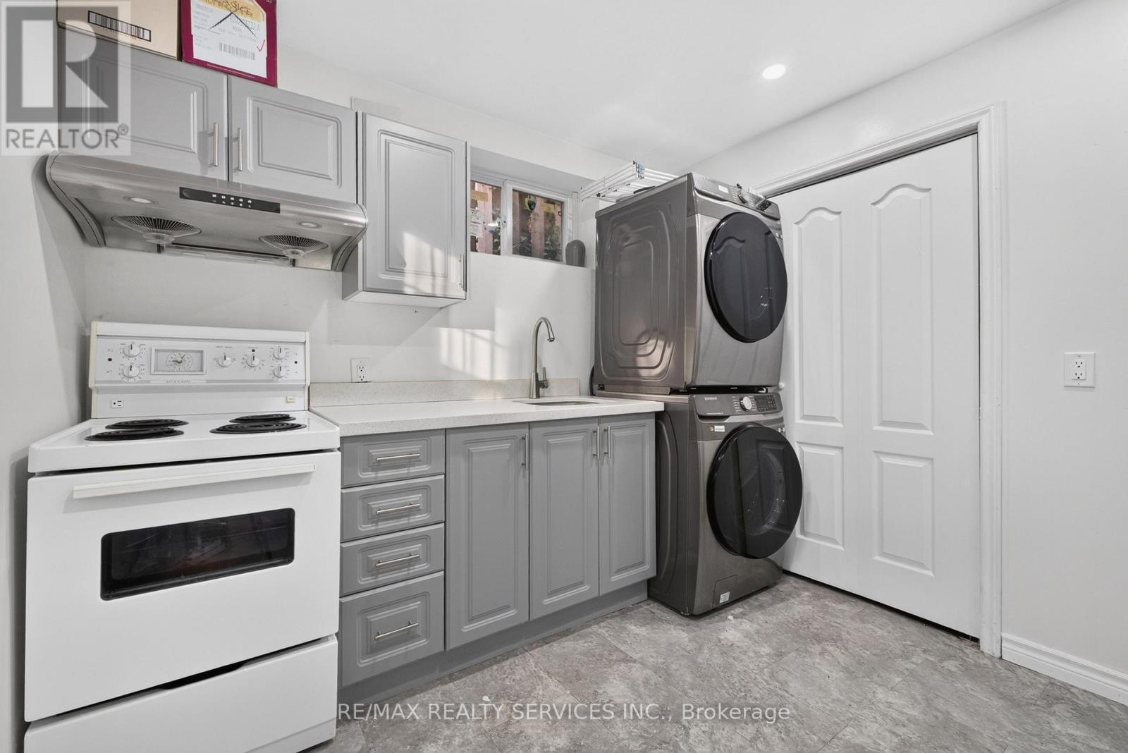 3469 Caplan Crescent, Burlington, ON