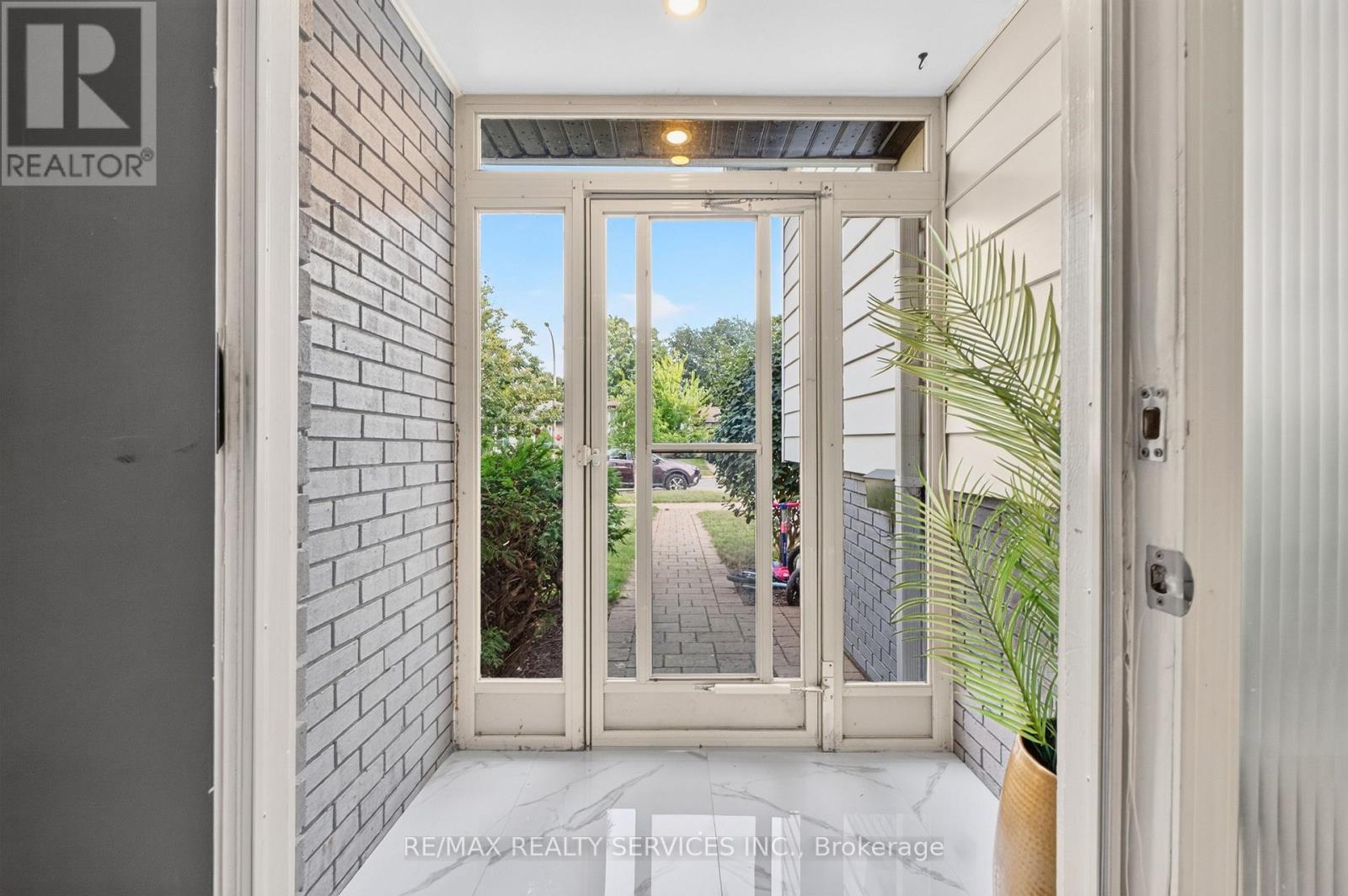 3469 Caplan Crescent, Burlington, ON