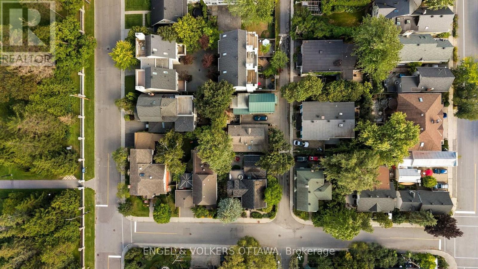4 Avon Lane, Ottawa, ON
