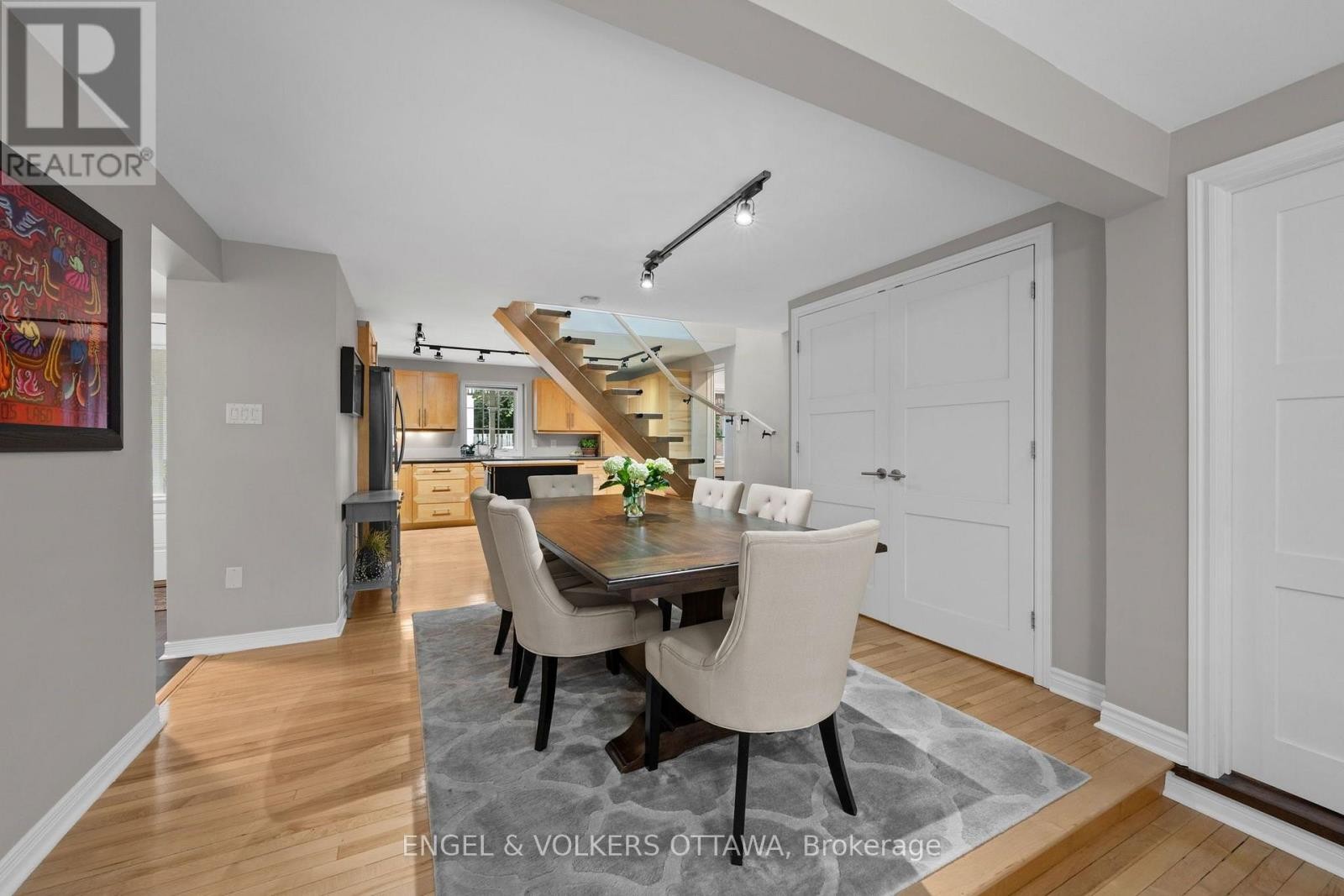 4 Avon Lane, Ottawa, ON