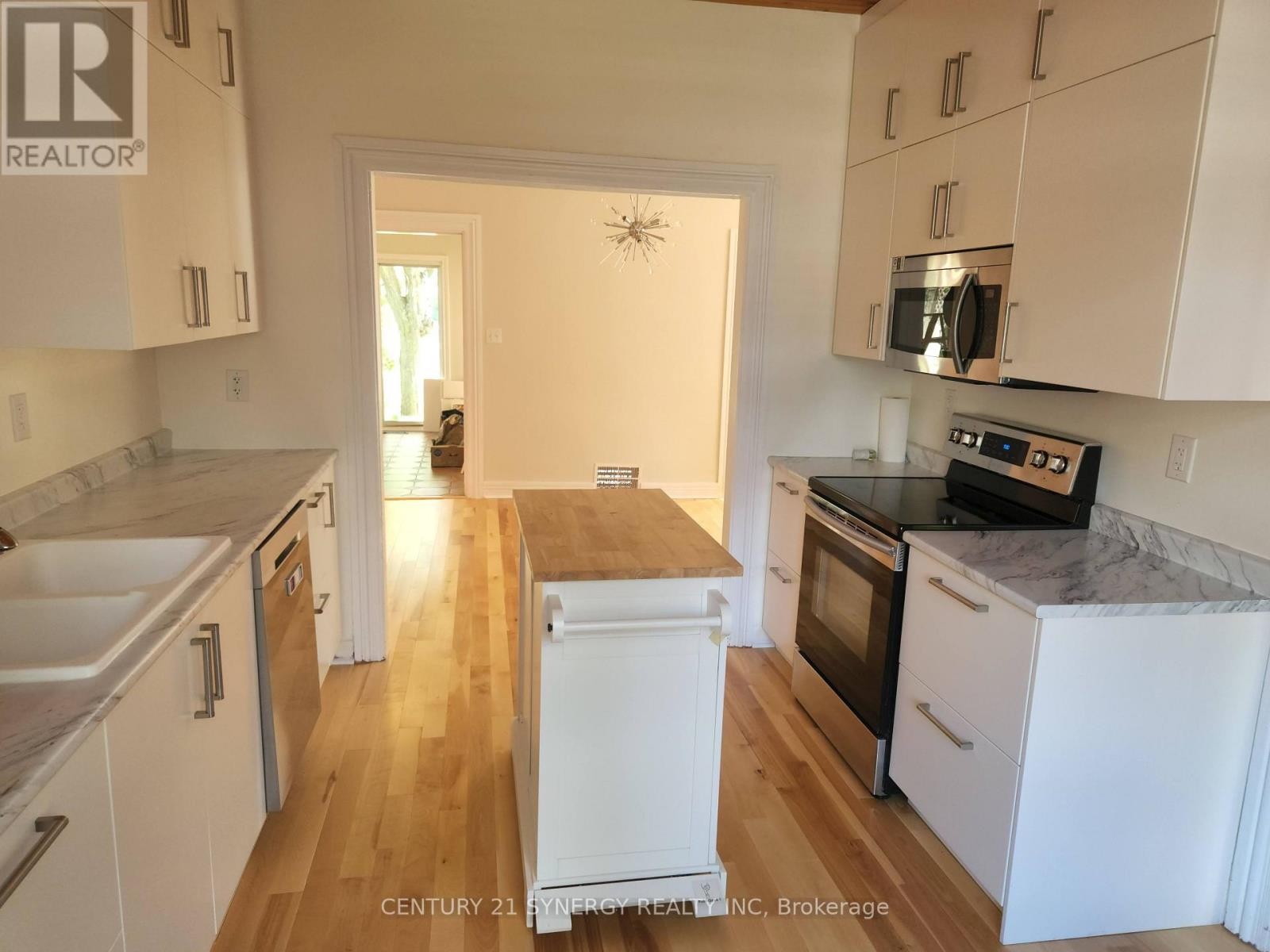 18 Wilton Crescent, Ottawa, ON