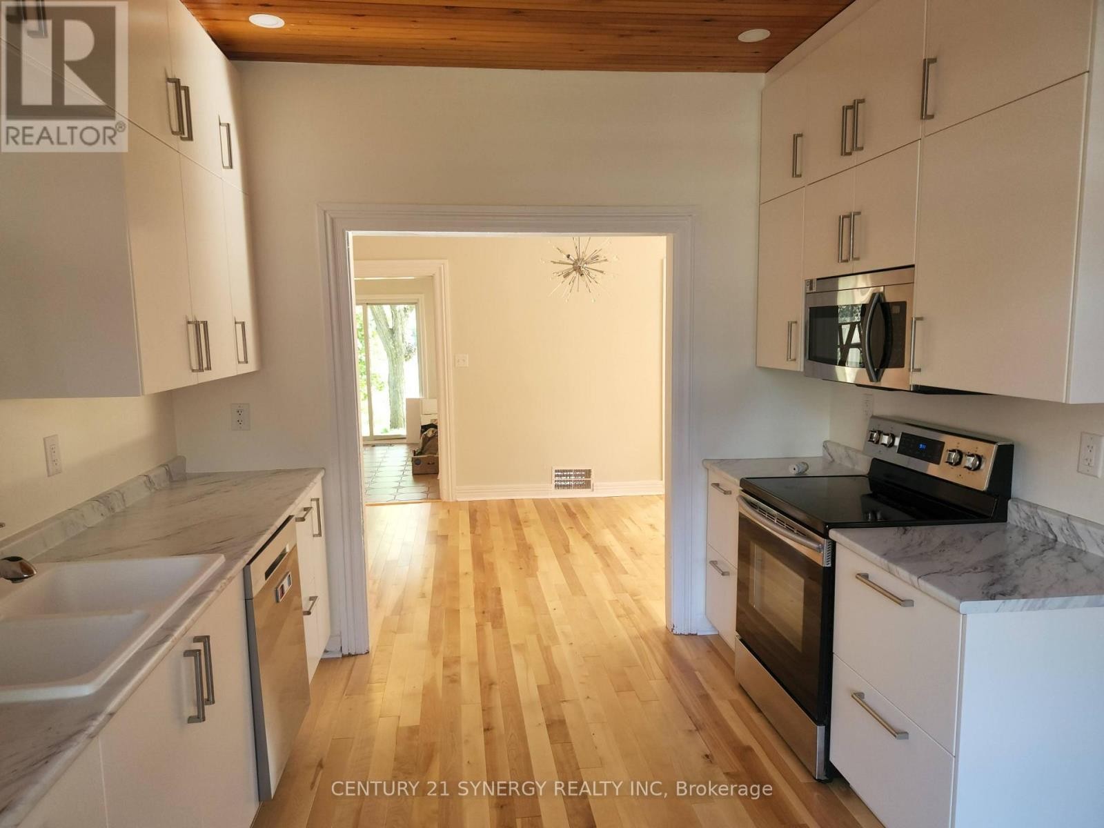 18 Wilton Crescent, Ottawa, ON