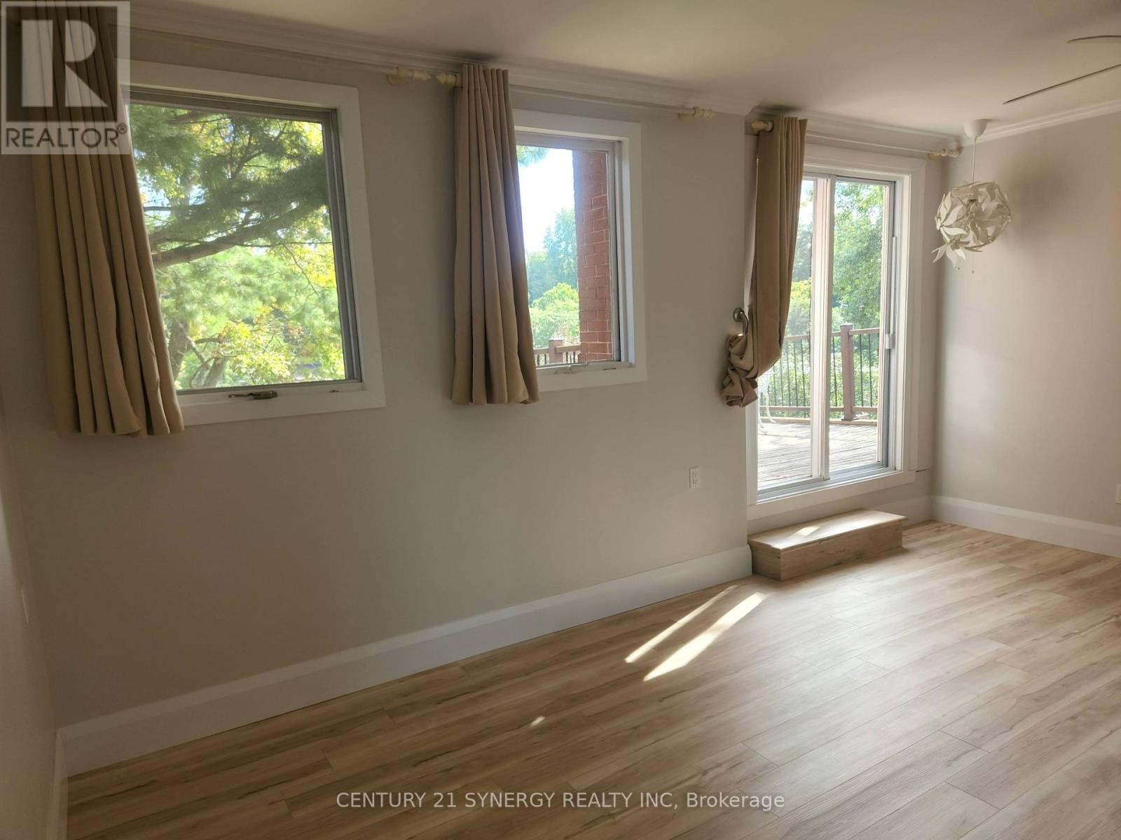 18 Wilton Crescent, Ottawa, ON