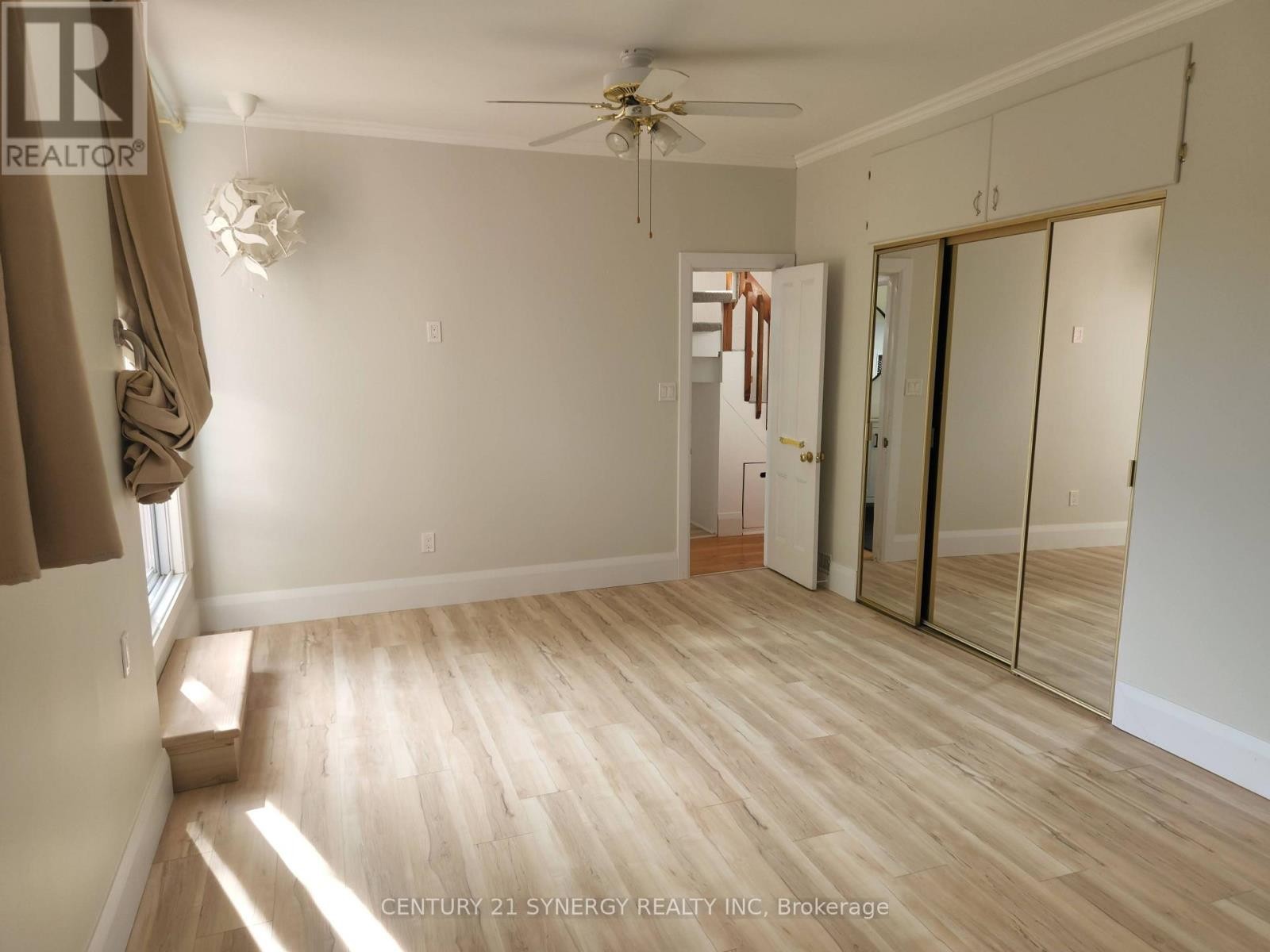 18 Wilton Crescent, Ottawa, ON