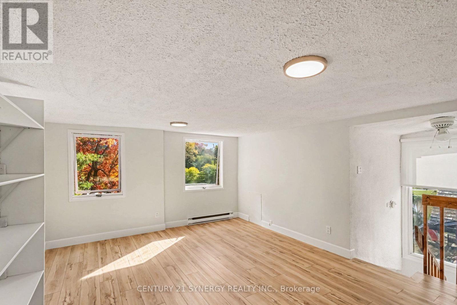 18 Wilton Crescent, Ottawa, ON