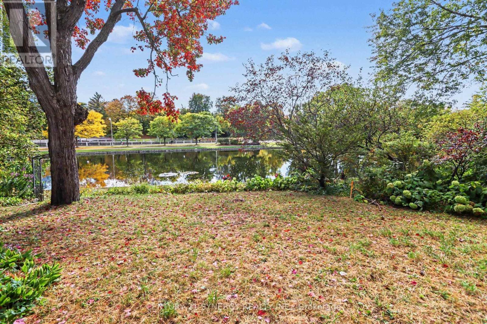 18 Wilton Crescent, Ottawa, ON