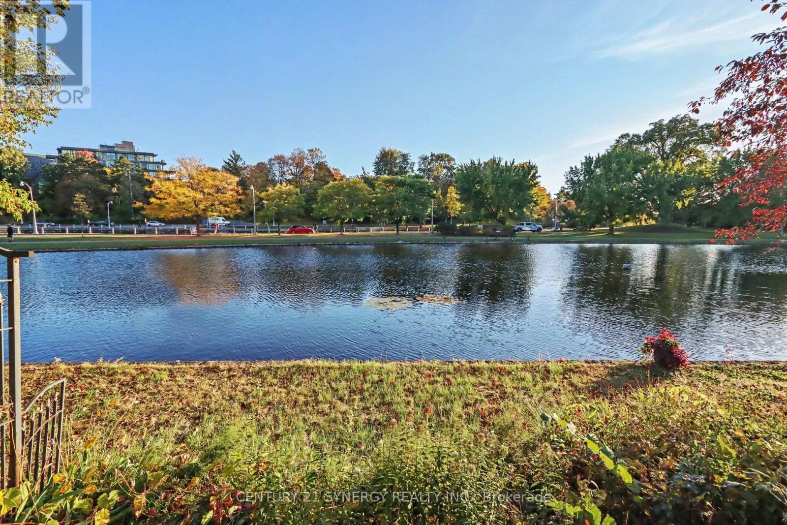 18 Wilton Crescent, Ottawa, ON
