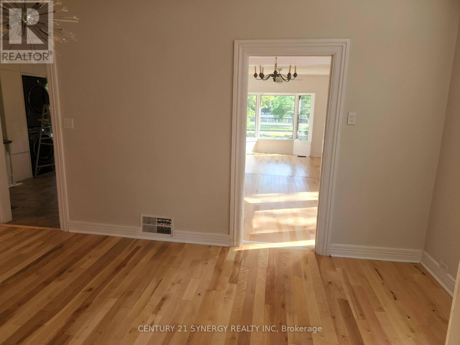 18 Wilton Crescent, Ottawa, ON