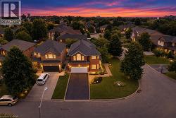 31 COMMANDO Court Waterdown, ON L8B 0J6