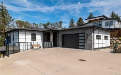 6217 Highwood Dr Duncan, BC V9L 0H5