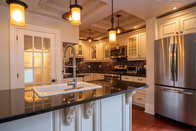 130 Brock St, Winnipeg, MB