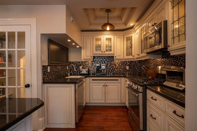 130 Brock St, Winnipeg, MB