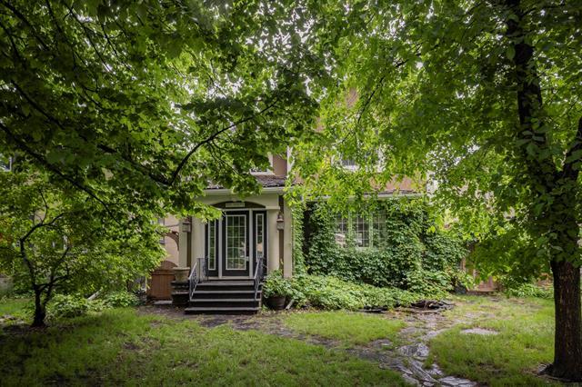 130 Brock St, Winnipeg, MB