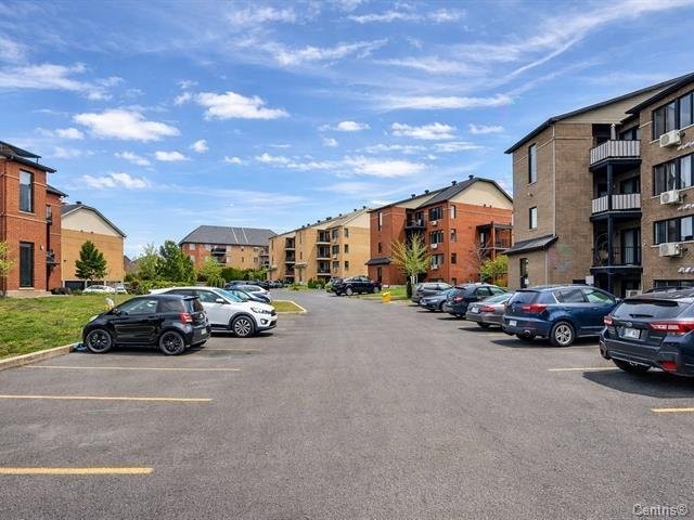 Stationnement - 03-8330 Rue De Londres, Brossard, QC